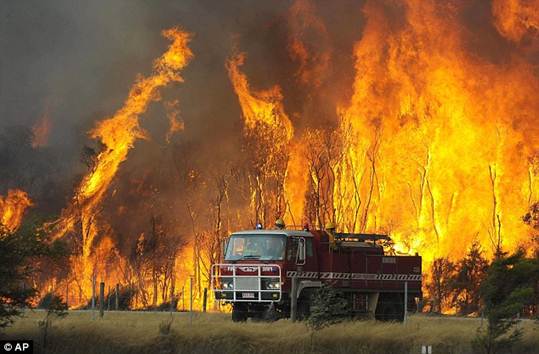 Instead of focusing on the news that global warming had halted, other newspapers reported on the heatwave and raging bushfires in Australia